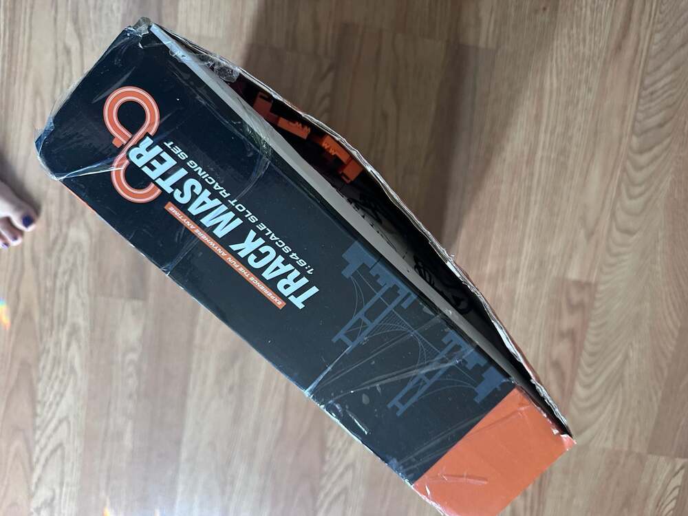 Track Master 1:64 Scale Slot Racing Set - Picture 2 of 3